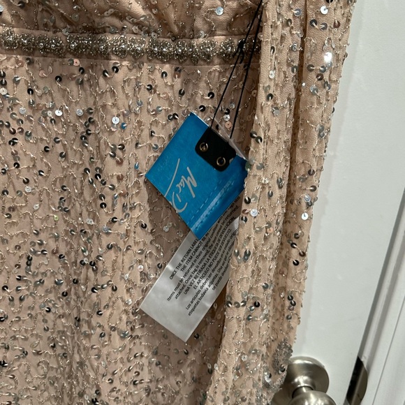 Mac Duggal Fully Beaded Sequin Long Sleeve V Neck Evening Trumpet Midi Dress NWT - Picture 3 of 11